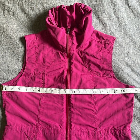 Eddie Bauer Travex Lightweight Vest - Picture 12 of 14